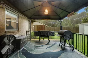 1101 Killarney Ave, Friendswood, TX 77546 - Photo 22