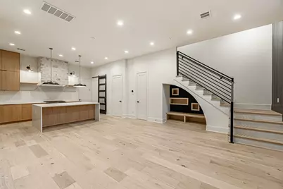 1104 W 9th Street, Houston, TX 77007 - Photo 2