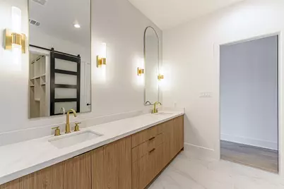 1104 W 9th Street, Houston, TX 77007 - Photo 16