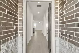 448 E Rose Marie Ln, Montgomery, TX 77356 - Photo 2