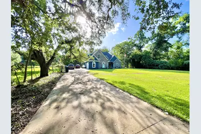 6714 Jay Road Road, Hitchcock, TX 77563 - Photo 2