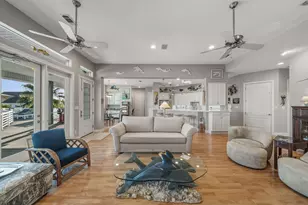 923 Short Reach Dr, Tiki Island, TX 77554 - Photo 16