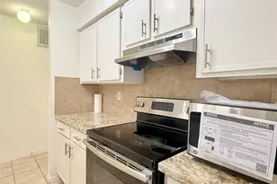 6701 Sands Point Dr, Houston, TX 77074 - Photo 10