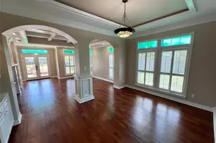 341 Lasso St, Angleton, TX 77515 - Photo 10