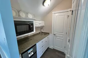 341 Lasso St, Angleton, TX 77515 - Photo 34