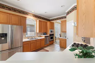 162 E Northcastle Cir, The Woodlands, TX 77384 - Photo 14