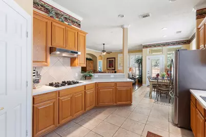 162 E Northcastle Circle, The Woodlands, TX 77384 - Photo 16