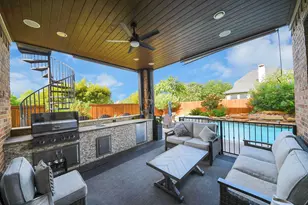 9303 Georgetown Glen Cir, Cypress, TX 77433 - Photo 6