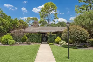 10034 Meadow Lake Ln, Houston, TX 77042 - Photo 1