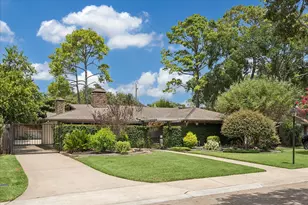 10034 Meadow Lake Ln, Houston, TX 77042 - Photo 2