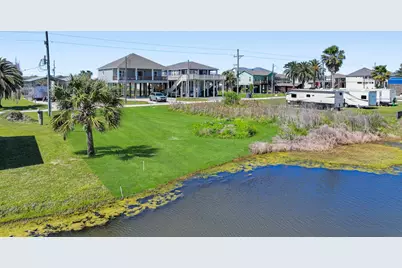 1980 Avenue F, Crystal Beach, TX 77650 - Photo 2