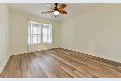 13017 Sapphire Lake Lane, Texas City, TX 77568 - Photo 16