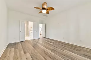 13017 Sapphire Lake Ln, Texas City, TX 77568 - Photo 16