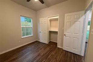 704 W Walnut St, Longview, TX 75601 - Photo 8