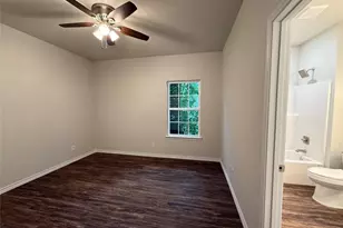 704 W Walnut St, Longview, TX 75601 - Photo 12