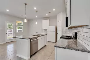 7087 Silverleaf Oak St, Conroe, TX 77304 - Photo 8