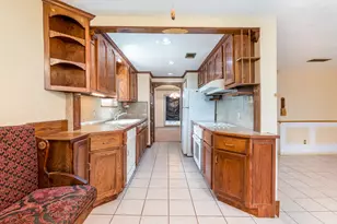 2015 Round Lake Dr, Houston, TX 77077 - Photo 16