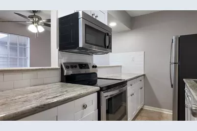 2102 5th Avenue N #10, Texas City, TX 77590 - Photo 6