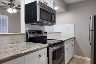 2102 5th Ave N, Texas City, TX 77590 - Photo 6