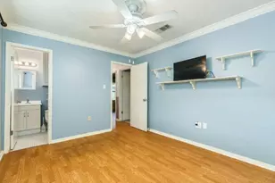 429 E Kiber St, Angleton, TX 77515 - Photo 20