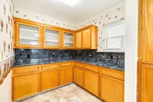 429 E Kiber St, Angleton, TX 77515 - Photo 18