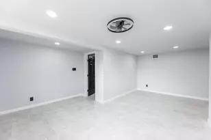 1109 E Columbia Ln, Deer Park, TX 77536 - Photo 16