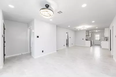 1109 E Columbia Lane, Deer Park, TX 77536 - Photo 6