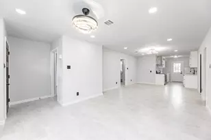 1109 E Columbia Ln, Deer Park, TX 77536 - Photo 6