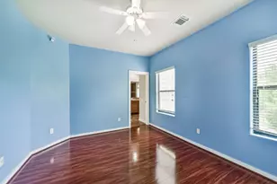 11025 Robin Hood Ct, Houston, TX 77043 - Photo 36