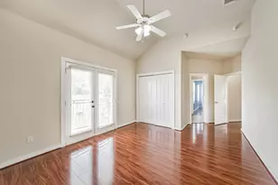 11025 Robin Hood Ct, Houston, TX 77043 - Photo 34