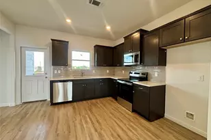 638 Swallow Dr, Palacios, TX 77465 - Photo 14