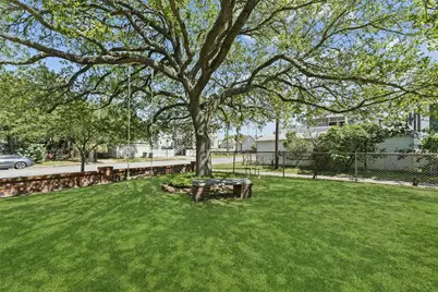 1703 Broadway Street, Galveston, TX 77550 - Photo 38