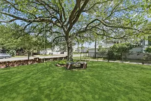 1703 Broadway St, Galveston, TX 77550 - Photo 38