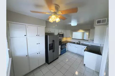 2210 Dorrington Street #405, Houston, TX 77030 - Photo 6