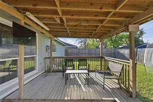 437 E 2nd St, Deer Park, TX 77536 - Photo 16