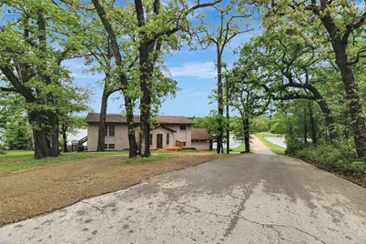 571 Lakeview Circle, Hilltop Lakes, TX 77871 - Photo 4