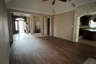 5771 Belarbor St, Houston, TX 77033 - Photo 2