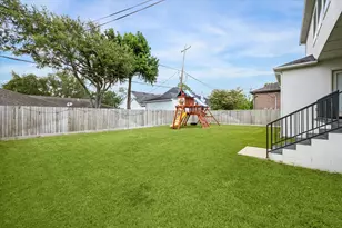 4122 Durness Way, Houston, TX 77025 - Photo 10
