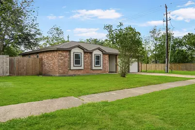 5347 Castlecreek Lane, Houston, TX 77053 - Photo 2