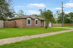 5347 Castlecreek Ln, Houston, TX 77053 - Photo 2