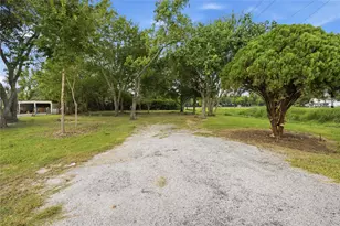 6102 Silver Dr, Pearland, TX 77581 - Photo 1