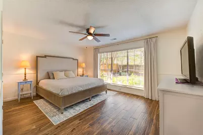 56 E Village Knoll Circle, The Woodlands, TX 77381 - Photo 16