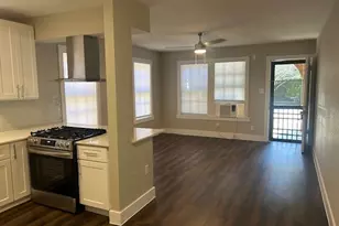 2424 Ave 0 1/2 St, Galveston, TX 77550 - Photo 8