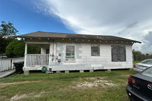 10612 Exeter St, Houston, TX 77093 - Photo 2