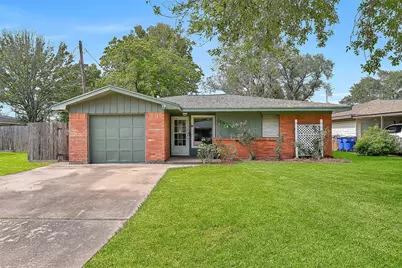 2826 5th Avenue N, Texas City, TX 77590 - Photo 2