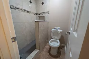 3435 Creek Grove Dr, Houston, TX 77066 - Photo 12