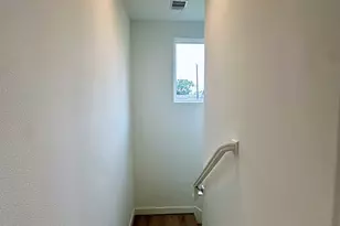 203 Danna Ln, Houston, TX 77009 - Photo 8
