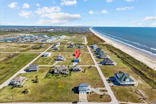 808 Pinata Dr, Crystal Beach, TX 77650 - Photo 4