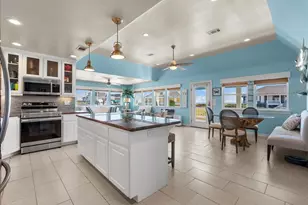 808 Pinata Dr, Crystal Beach, TX 77650 - Photo 20