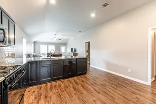 109 Red Deer Wy, Huntsville, TX 77320 - Photo 6